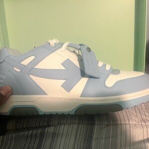 Off white Out of office
